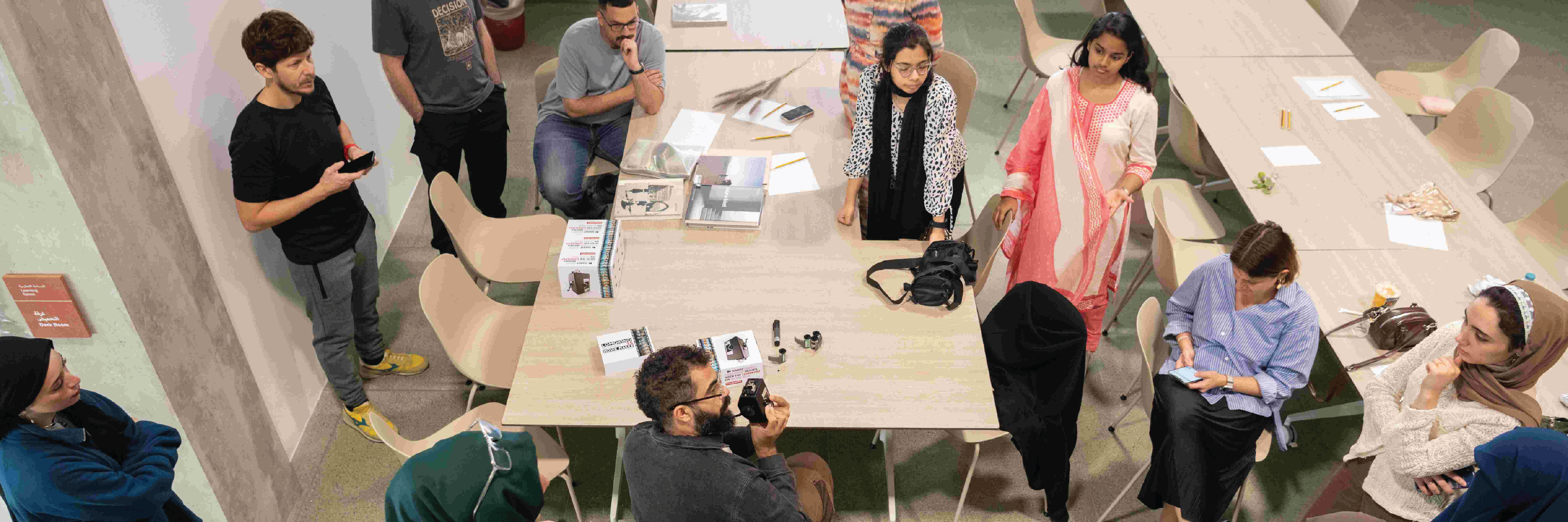 The Image after Dark: Light, Perception and Collective Looking 